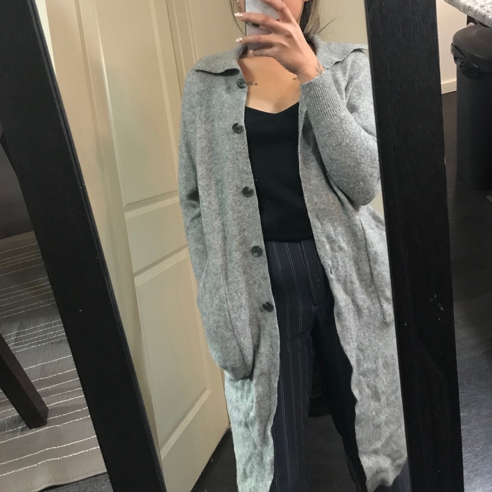 Aritzia grey sweater